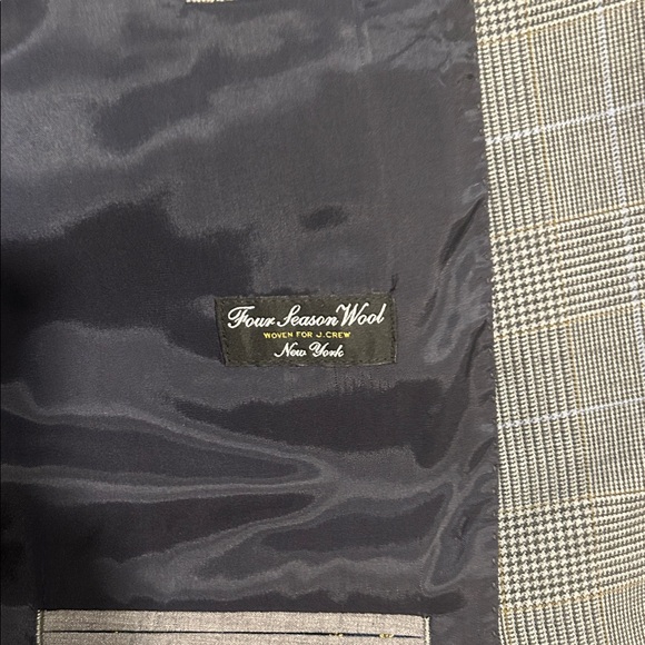 Men's Four Season Wool Ludlow Gray Checkered Suit (38s) and pants (32x30) - Picture 2 of 4